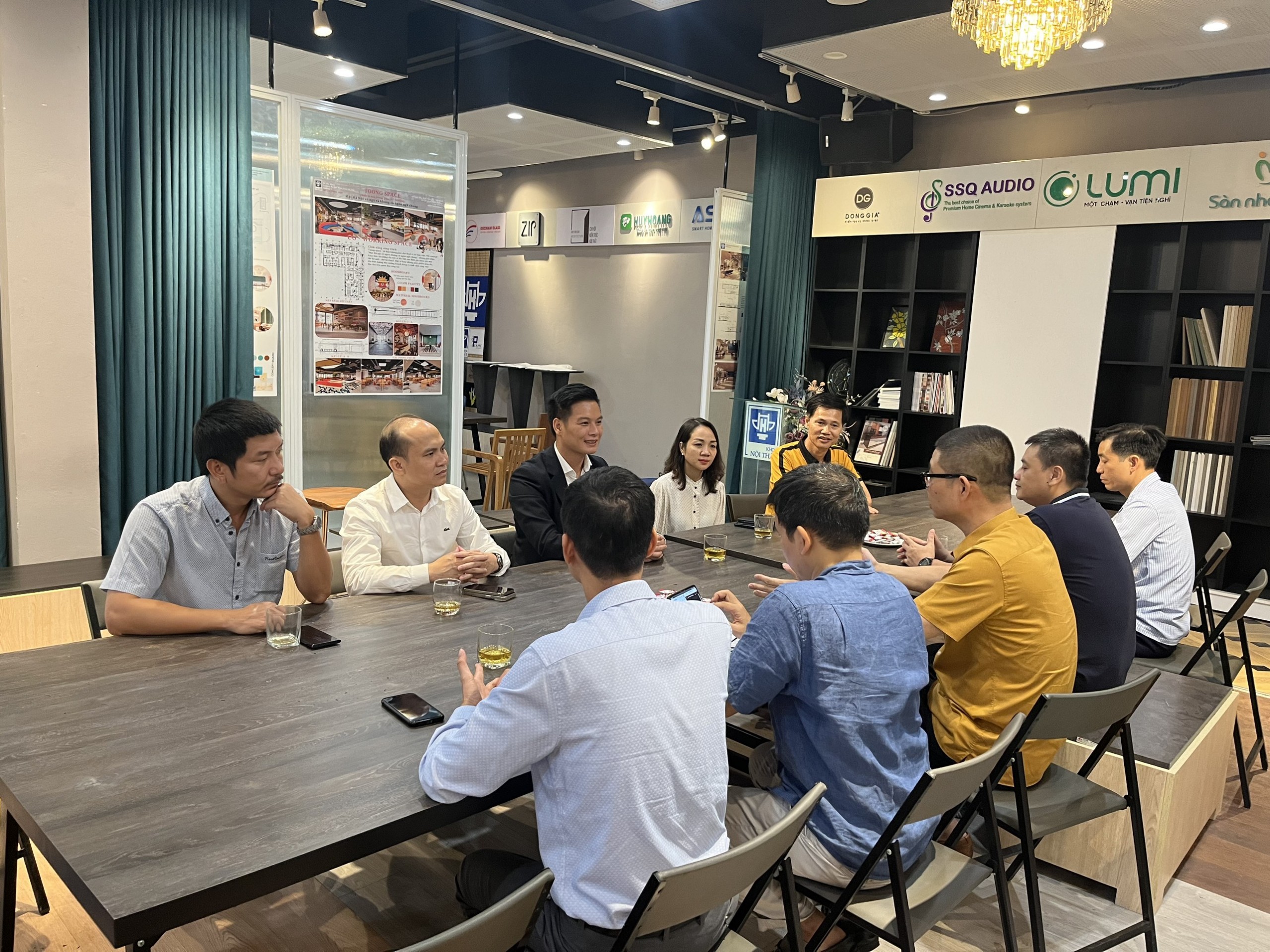 Buổi làm việc có sự tham gia của hội viên ABI